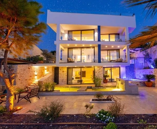 Kaş Kalkan'da Benzersiz Deniz Manzaralı, Özel Havuzlu, Estetik Villa - 1