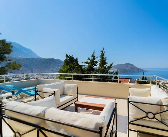 Kaş Kalkan'da İhtişamlı Deniz Manzaralı, Özel Havuzlu, Modern Villa - 1