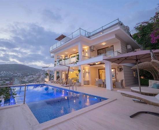 Kaş Kalkan'da Enfes Deniz Manzaralı, Sonsuzluk Havuzlu, Konforlu Villa - 1
