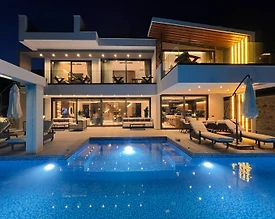 Kaş Kalkan'da Enfes Deniz Manzaralı, Isıtmalı Havuzlu, Kiralık Villa - 2