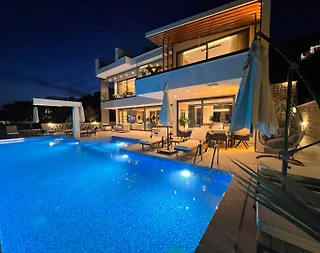 Kaş Kalkan'da Enfes Deniz Manzaralı, Isıtmalı Havuzlu, Kiralık Villa - 3