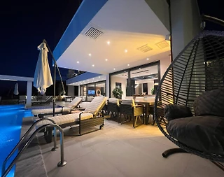 Kaş Kalkan'da Enfes Deniz Manzaralı, Isıtmalı Havuzlu, Kiralık Villa - 4