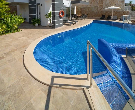 Kaş Kalkan'da Eşsiz Deniz Manzaralı, Özel Havuzlu, Merkezi Villa - 1