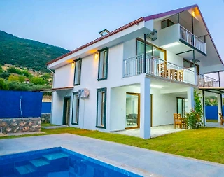 Kaş Sarıbelen'de Kalabalık Ailelere Uygun, Özel Havuzlu, Şık Villa - 1