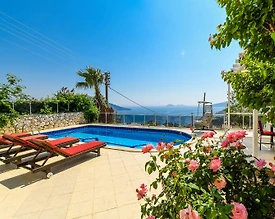 Kaş Kalkan'da Geniş Ailelere Uygun, Özel Havuzlu, 4+1 Villa - 2