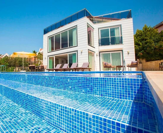 Kaş Kalkan'da Geniş Ailelere Uygun, Özel Havuzlu, Ferah Villa - 1