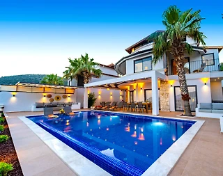 Kaş Kalkan'da Geniş Ailelere Uygun, Özel Havuzlu, Konforlu Villa - 1