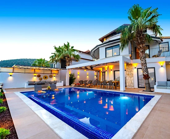 Kaş Kalkan'da Geniş Ailelere Uygun, Özel Havuzlu, Konforlu Villa - 1