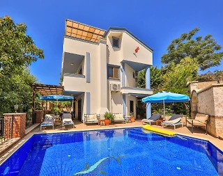Kaş Kalkan'da Geniş Ailelere Uygun, Özel Havuzlu, Merkezi Villa - 1