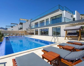 Kaş Kalkan'da Geniş Ailelere Uygun, Özel Havuzlu, Modern Villa - 1