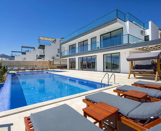 Kaş Kalkan'da Geniş Ailelere Uygun, Özel Havuzlu, Modern Villa - 1