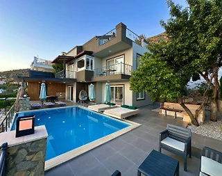 Kaş Kalkan'da Geniş Ailelere Uygun, Özel Havuzlu, Modern Villa - 1