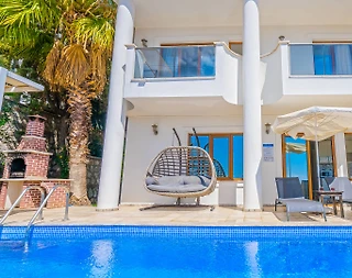 Kaş Kalkan'da Geniş Alanlara Sahip, Özel Havuzlu, Konforlu Villa - 2