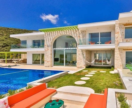 Kaş Kalkan'da Göz Alıcı Manzaralı, Özel Havuzlu, Lüks Villa - 1