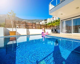 Kaş Kalkan'da Aile Gruplarına Uygun, Özel Havuzlu, Kiralık Villa - 2