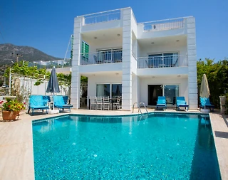 Kaş Kalkan'da Kalabalık Ailelere Uygun, Özel Havuzlu, Kiralık Merkezi Villa - 1