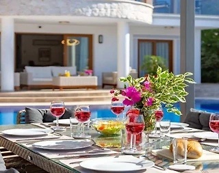 Kaş Kalkan'da Geniş Ailelere Uygun, Özel Havuzlu, Kiralık Villa - 4