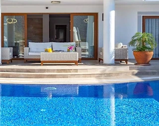 Kaş Kalkan'da Geniş Ailelere Uygun, Özel Havuzlu, Kiralık Villa - 2