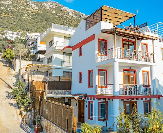 Kaş Kalkan'da Kalabalık Ailelere Uygun, Özel Havuzlu, Kiralık Villa - 1