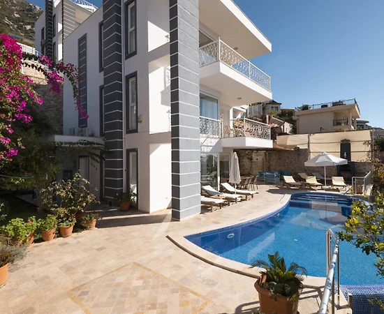 Kaş Kalkan'da Kalabalık Gruplara Uygun, Özel Havuzlu, Kiralık Villa - 1