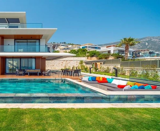 Kaş Kalkan'da Lüks Tasarımlı, Özel Havuzlu, 3+1 Konforlu Villa - 1