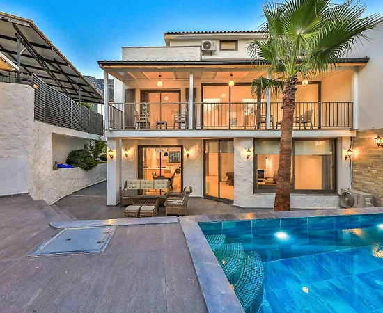 Kaş Kalkan'da Merkeze ve Deniz Yakın, Özel Havuzlu, Kiralık Villa - 1
