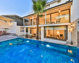 Kaş Kalkan'da Merkeze ve Deniz Yakın, Özel Havuzlu, Kiralık Villa - 2