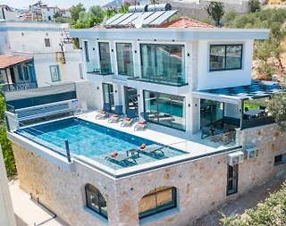 Kaş Kalkan'da Merkeze Yakın, Açık ve Kapalı Havuzlu, Olanaklı Villa - 5