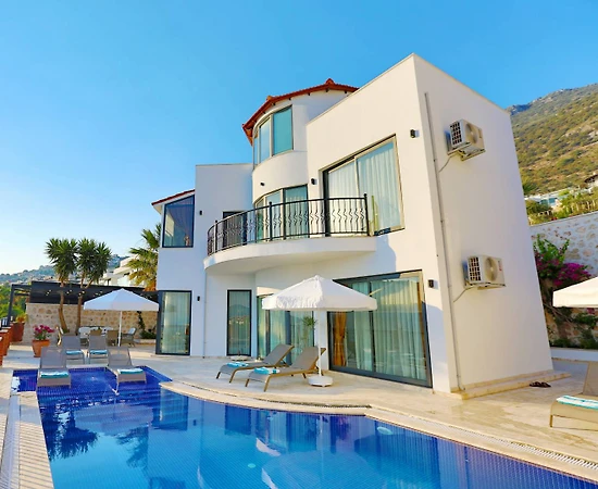 Kaş Kalkan'da Merkeze Yakın, Özel Havuzlu, Ferah Villa - 1