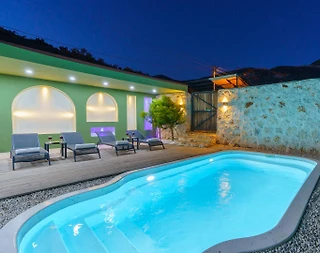 Kaş Bezirgan'da Merkeze Yürüme Mesafesinde, Özel Havuzlu, Şık Yazlık - 3