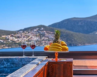 Kaş Kalkan'da Merkezi Konumda, Enfes Deniz Manzaralı, Lüks Tatil Evi - 3