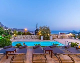 Kaş Kalkan'da Merkezi Konumda, Isıtmalı Özel Havuzlu, Tatil Villası - 4