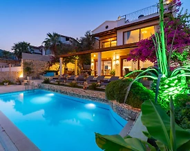 Kaş Kalkan'da Merkezi Konumda, Isıtmalı Özel Havuzlu, Tatil Villası - 3