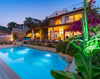 Kaş Kalkan'da Merkezi Konumda, Isıtmalı Özel Havuzlu, Tatil Villası - 3