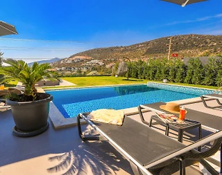 Kaş Kalkan'da Merkezi Konumda, Özel Havuzlu, 6 Kişilik Villa - 5