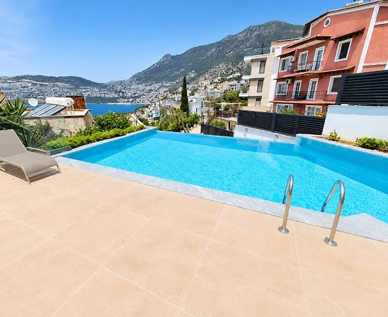 Kaş Kalkan'da Merkezi Konumda, Özel Havuzlu, 6 Kişilik Villa - 1
