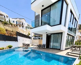 Kaş Kalkan'da Merkezi Konumda, Özel Havuzlu, 6 Kişilik Villa - 2