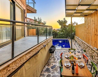 Kaş Kalkan'da Merkezi Konumda, Özel Havuzlu, Çift Jakuzili Villa - 3