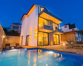 Kaş Kalkan'da Merkezi Konumda, Özel Havuzlu, Jakuzili Villa - 2