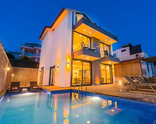 Kaş Kalkan'da Merkezi Konumda, Özel Havuzlu, Jakuzili Villa - 2