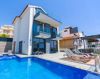 Kaş Kalkan'da Merkezi Konumda, Özel Havuzlu, Jakuzili Villa - 1