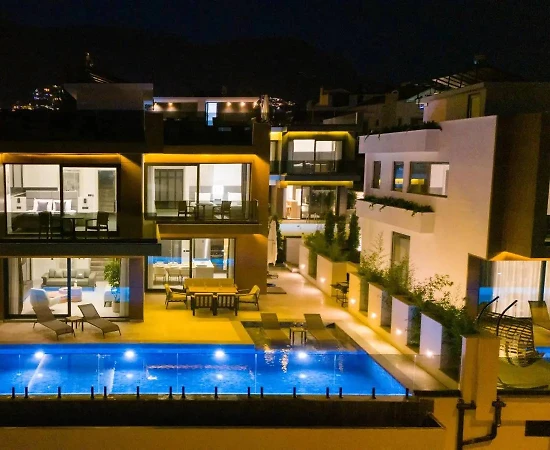 Kaş Kalamar Bölgesinde Merkezi Konumda, Özel Havuzlu, Kiralık Villa - 1
