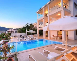 Kaş Kalkan'da Merkezi Konumda, Özel Havuzlu, Kiralık Villa - 1