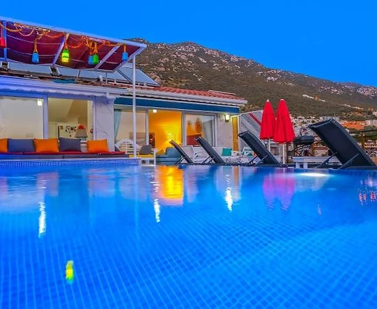 Kaş Kalkan'da Merkezi Konumda, Özel Havuzlu, Konforlu Suit - 1