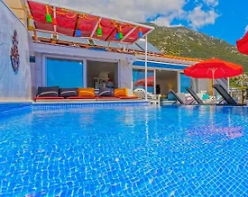 Kaş Kalkan'da Merkezi Konumda, Özel Havuzlu, Konforlu Suit - 2