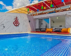 Kaş Kalkan'da Merkezi Konumda, Özel Havuzlu, Konforlu Suit - 3