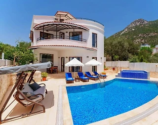 Kaş Kalkan'da Merkezi Konumda, Özel Havuzlu, Konforlu Villa - 1