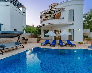 Kaş Kalkan'da Merkezi Konumda, Özel Havuzlu, Konforlu Villa - 2