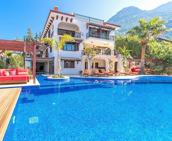 Kaş Kalkan'da Merkezi Konumda, Özel Havuzlu, Lüks Villa - 1