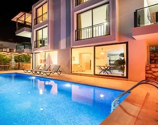 Kaş Kalkan'da Elverişli Konumda, Özel Havuzlu, Lüks Villa - 1